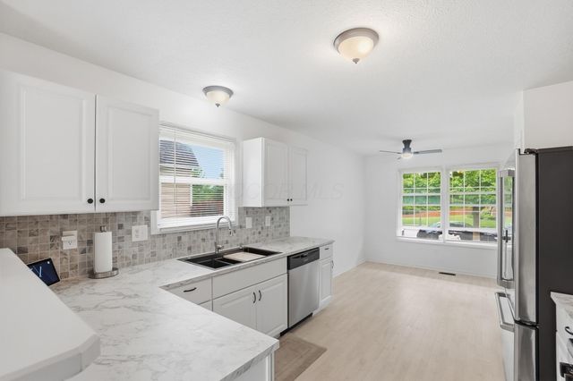 321 Amber Light Circle, Delaware, OH 43015