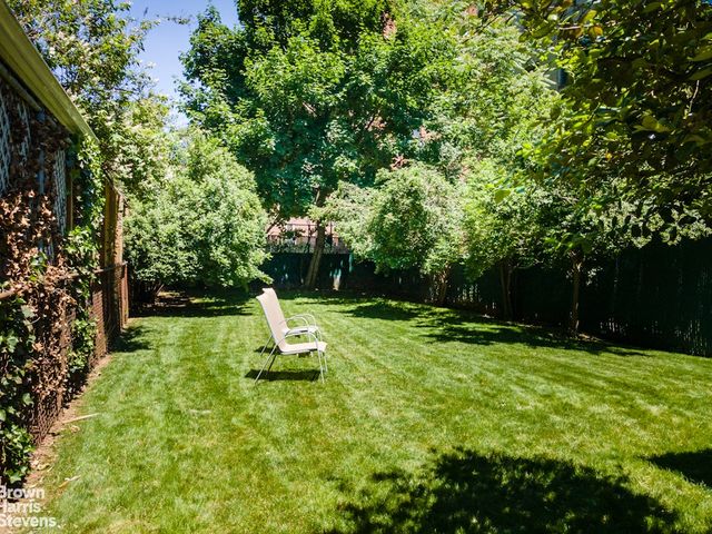 1917 GLENWOOD Road, New York City, NY 11230