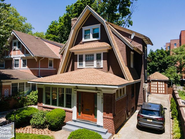 1917 GLENWOOD Road, New York City, NY 11230