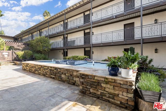 525 S Ardmore Avenue 221, Los Angeles, CA 90020