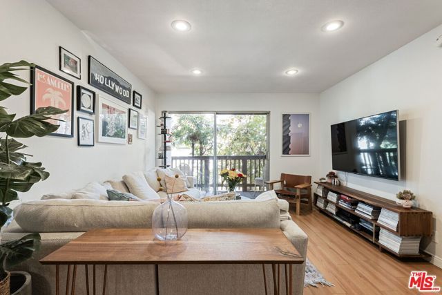 525 S Ardmore Avenue 221, Los Angeles, CA 90020