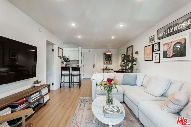 525 S Ardmore Avenue 221, Los Angeles, CA 90020