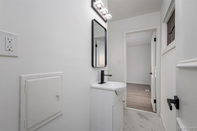 2703 Downey Drive, Troy, MI 48083