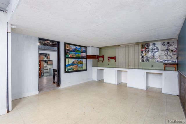 2703 Downey Drive, Troy, MI 48083