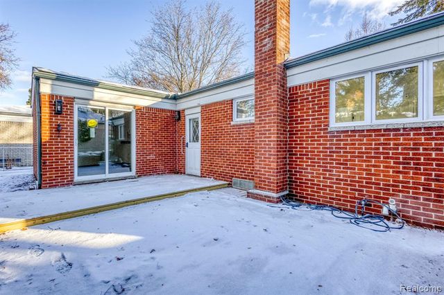 2703 Downey Drive, Troy, MI 48083