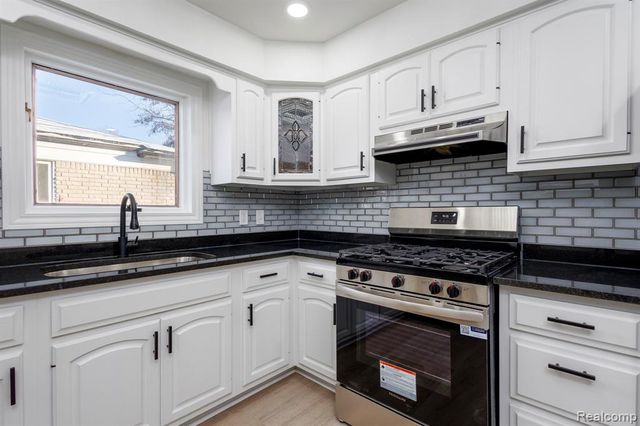 2703 Downey Drive, Troy, MI 48083