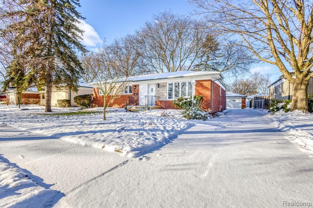 2703 Downey Drive, Troy, MI 48083