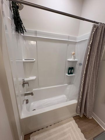 252 Via Corso, Delaware, OH 43015