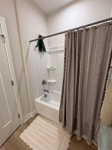 252 Via Corso, Delaware, OH 43015