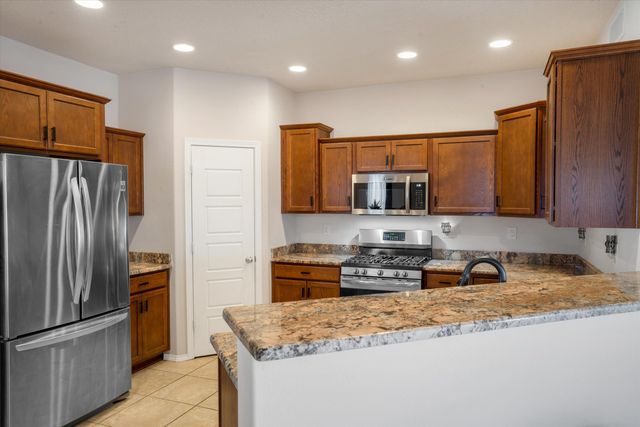 2513 Istle Road NE, Rio Rancho, NM 87124
