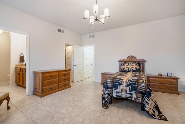 2513 Istle Road NE, Rio Rancho, NM 87124