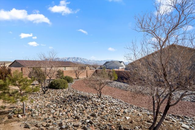2513 Istle Road NE, Rio Rancho, NM 87124