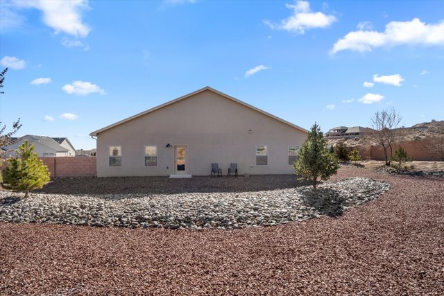 2513 Istle Road NE, Rio Rancho, NM 87124