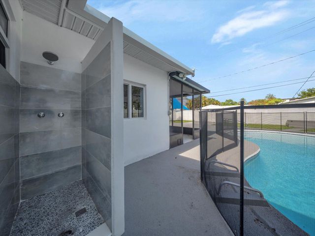 1721 N 16TH Court, Hollywood, FL 33020
