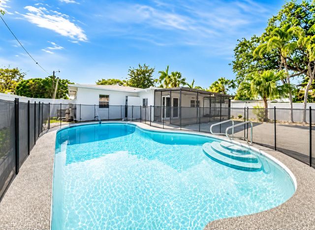 1721 N 16TH Court, Hollywood, FL 33020