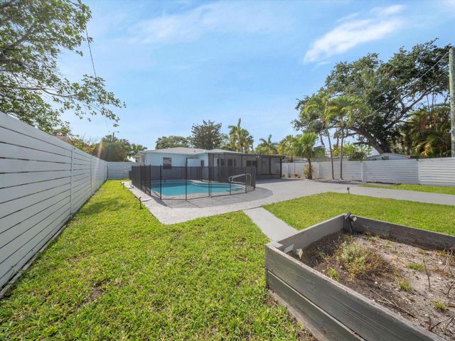 1721 N 16TH Court, Hollywood, FL 33020