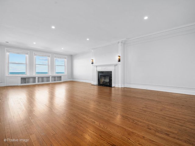 3240 N Lake Shore Drive 11B, Chicago, IL 60657