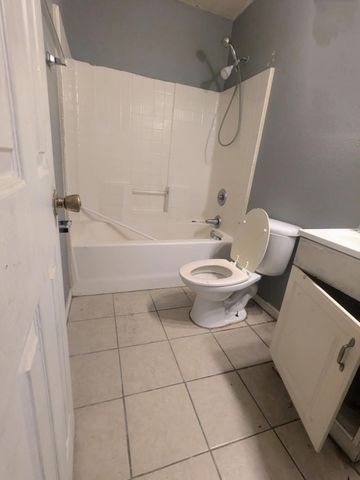 5208 Carol Avenue, Fort Worth, TX 76105