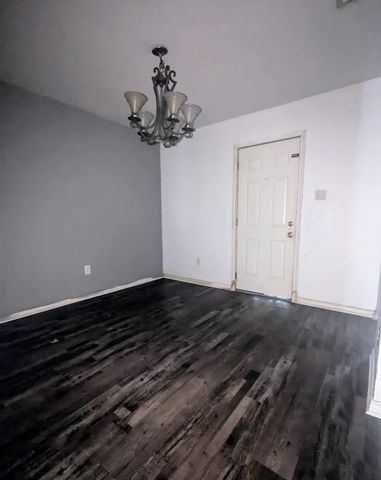 5208 Carol Avenue, Fort Worth, TX 76105