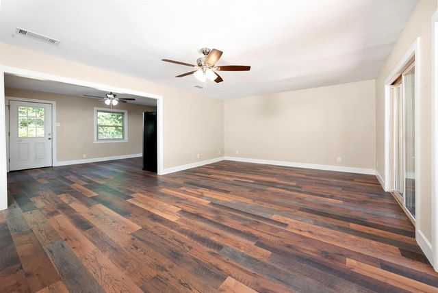 120 Trails End Street, Mabank, TX 75156