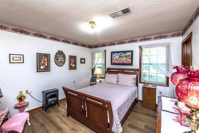 937 KELLEYS CHAPEL RD, Burlison, TN 38015