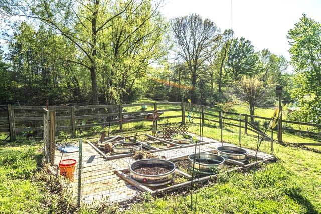 937 KELLEYS CHAPEL RD, Burlison, TN 38015