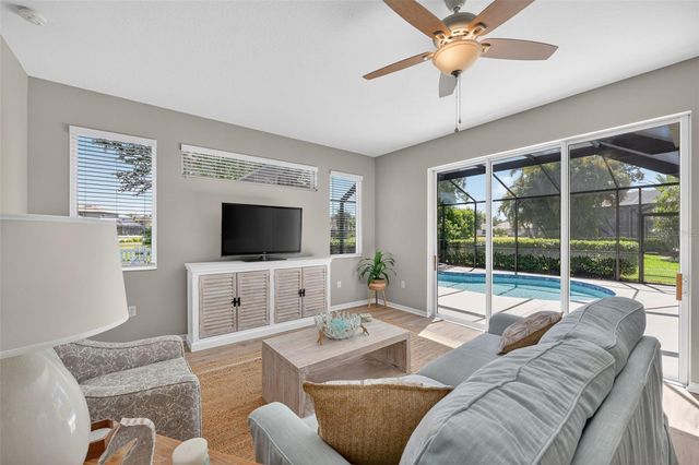 13332 PURPLE FINCH CIR, Lakewood Ranch, FL 34202