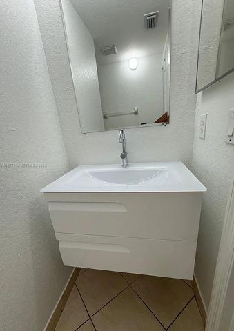 7655 NW 116th Ave, Doral, FL 33178