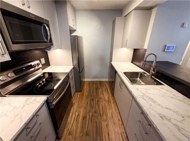 507 Barrington Hills Drive, Atlanta, GA 30350