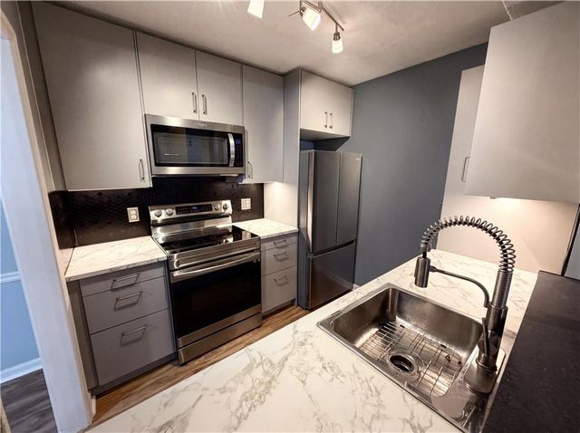 507 Barrington Hills Drive, Atlanta, GA 30350