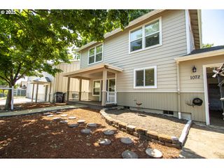 1072 53RD St, Springfield, OR 97478