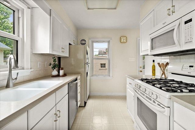 876 Montrose Avenue, Bexley, OH 43209