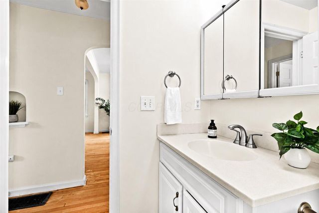 876 Montrose Avenue, Bexley, OH 43209
