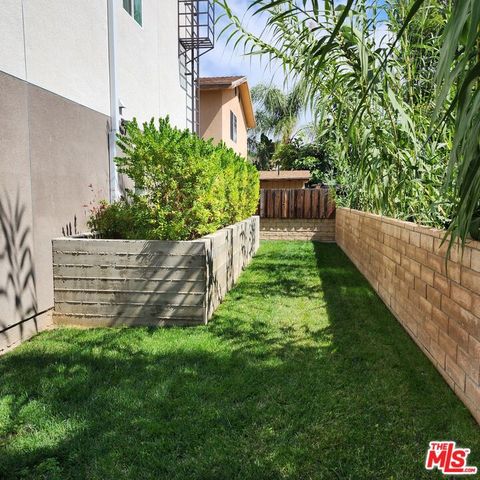 13826 Bessemer Street 13828, Los Angeles, CA 91401