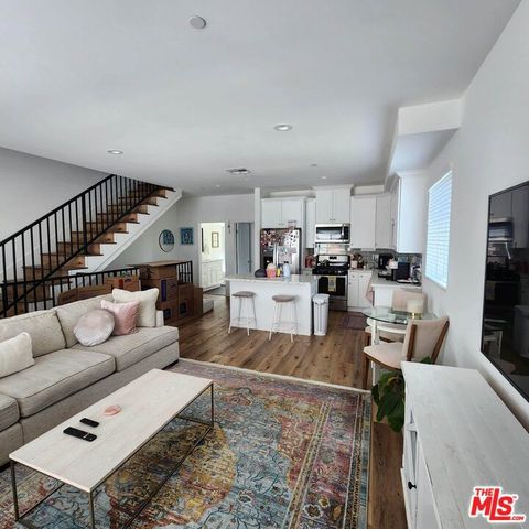 13826 Bessemer Street 13828, Los Angeles, CA 91401