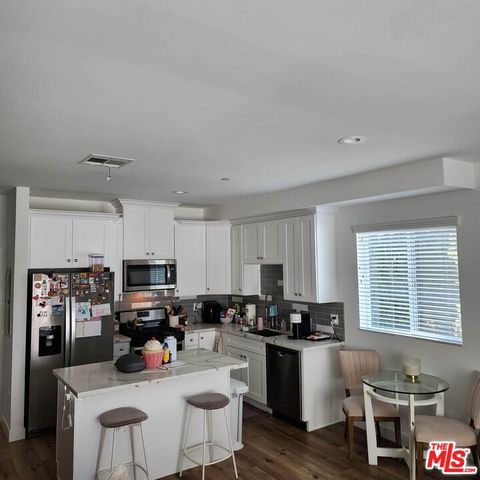 13826 Bessemer Street 13828, Los Angeles, CA 91401