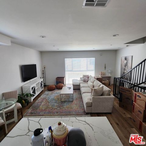 13826 Bessemer Street 13828, Los Angeles, CA 91401