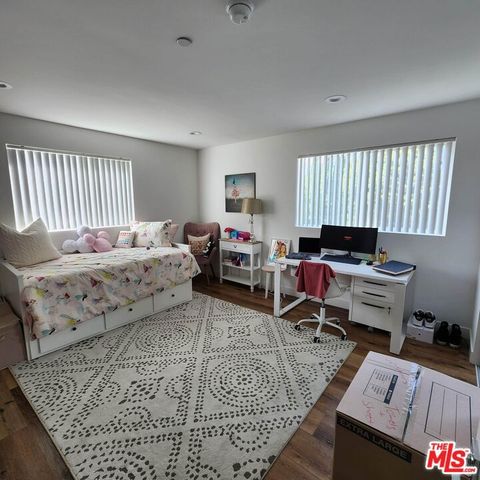 13826 Bessemer Street 13828, Los Angeles, CA 91401