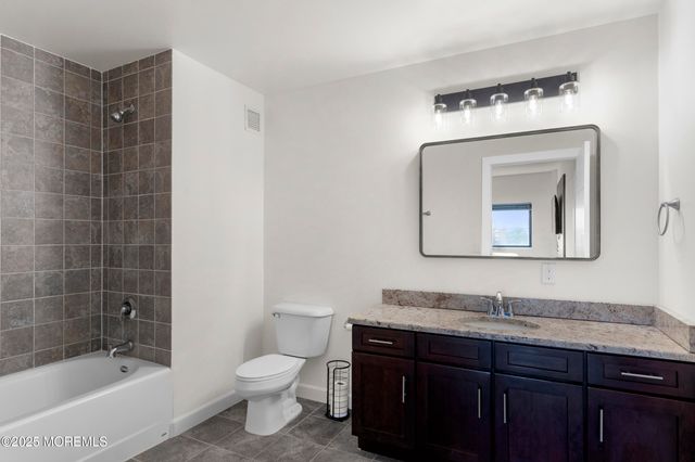 1 Carriage City Plaza, 711, Rahway, NJ 07065