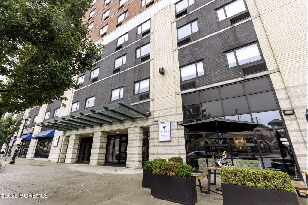 1 Carriage City Plaza, 711, Rahway, NJ 07065