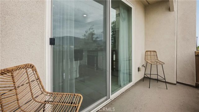 713 S Azusa Avenue A, Azusa, CA 91702