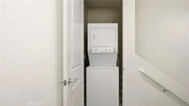 713 S Azusa Avenue A, Azusa, CA 91702