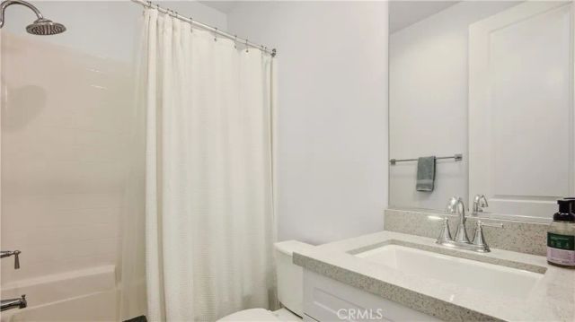 713 S Azusa Avenue A, Azusa, CA 91702