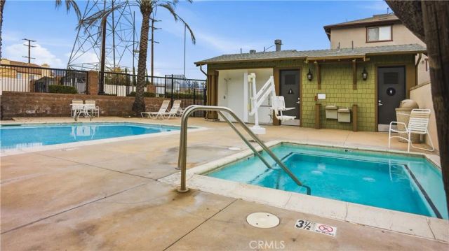 713 S Azusa Avenue A, Azusa, CA 91702