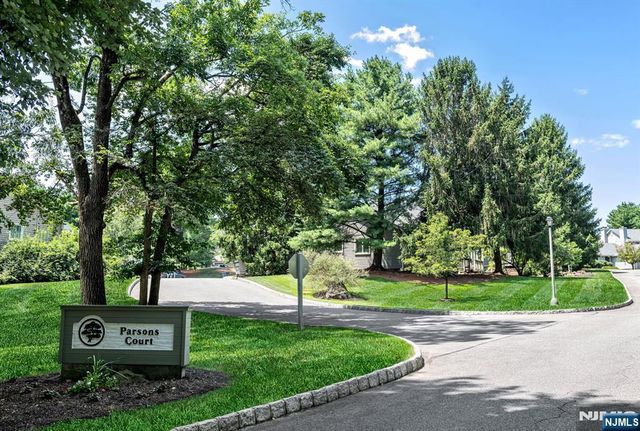 14 Parsons Court, Mahwah, NJ 07430