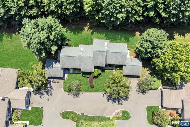 14 Parsons Court, Mahwah, NJ 07430