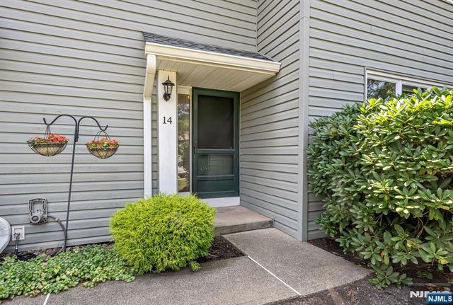 14 Parsons Court, Mahwah, NJ 07430