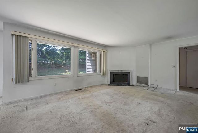 14 Parsons Court, Mahwah, NJ 07430