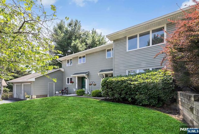 14 Parsons Court, Mahwah, NJ 07430
