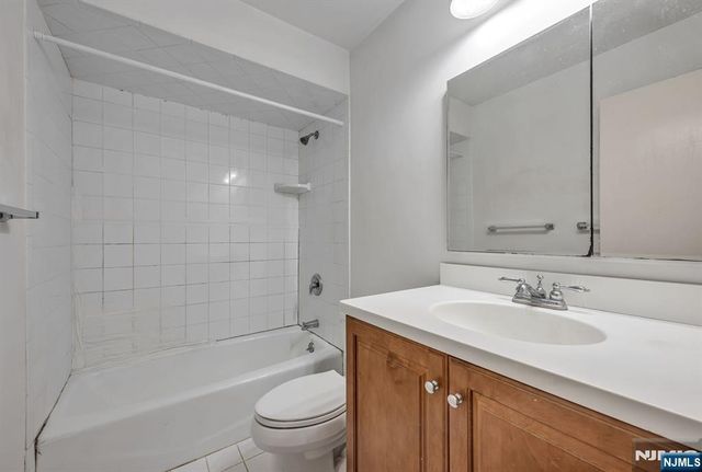 14 Parsons Court, Mahwah, NJ 07430